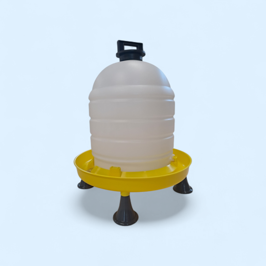 Poultry feeder with bayonet lock, 15 litres Poultry feeder with bayonet lock, 15 litres